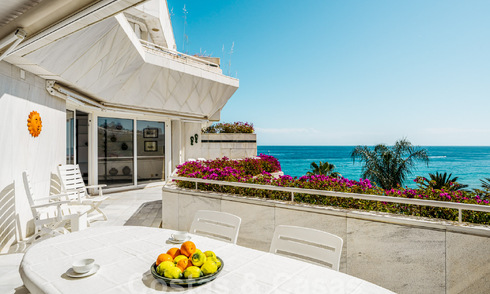 Up-market apartment in frontline beach complex for sale in Marbella centre 59285