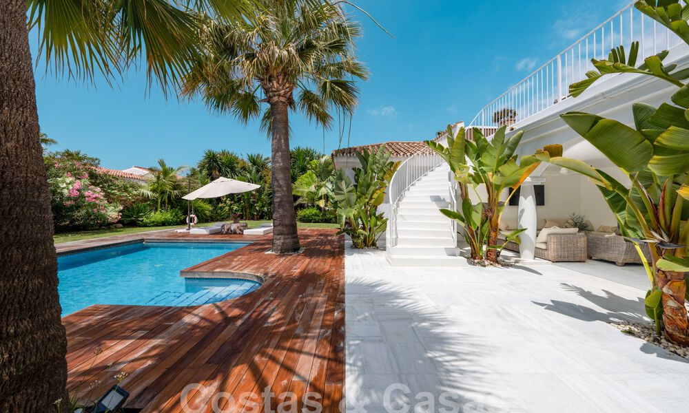 Mediterranean luxury villa for sale a few steps from the beach east of Marbella centre 59399