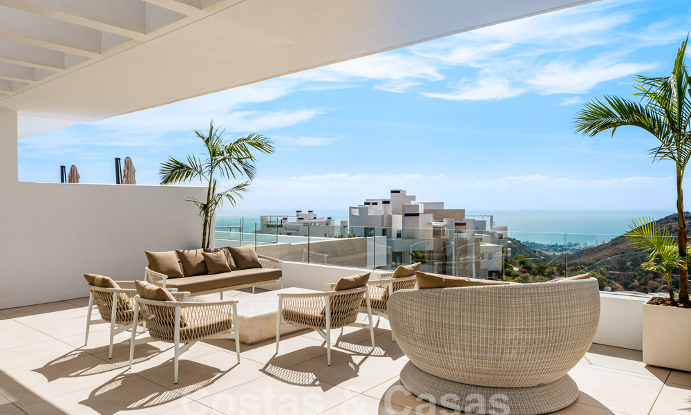 Ready to move in, modernist penthouse for sale in an exclusive community just minutes from Marbella centre 59341