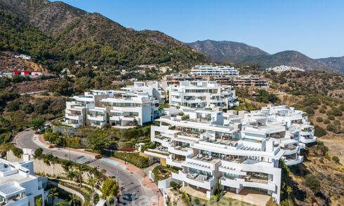 Ready to move in, modernist penthouse for sale in an exclusive community just minutes from Marbella centre 59345