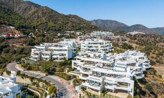 Ready to move in, modernist penthouse for sale in an exclusive community just minutes from Marbella centre 59345 