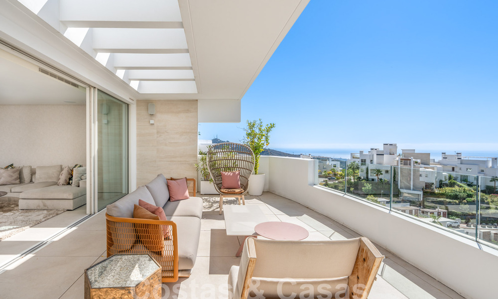 Avant-garde penthouse for sale with 180° panoramic views, in the hills of Marbella 59427