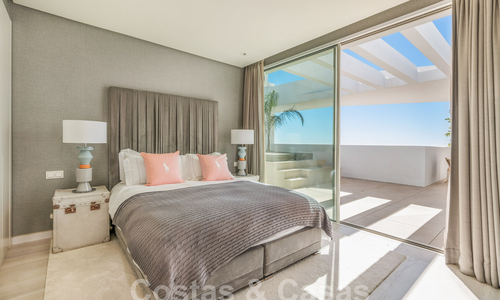 Avant-garde penthouse for sale with 180° panoramic views, in the hills of Marbella 59431
