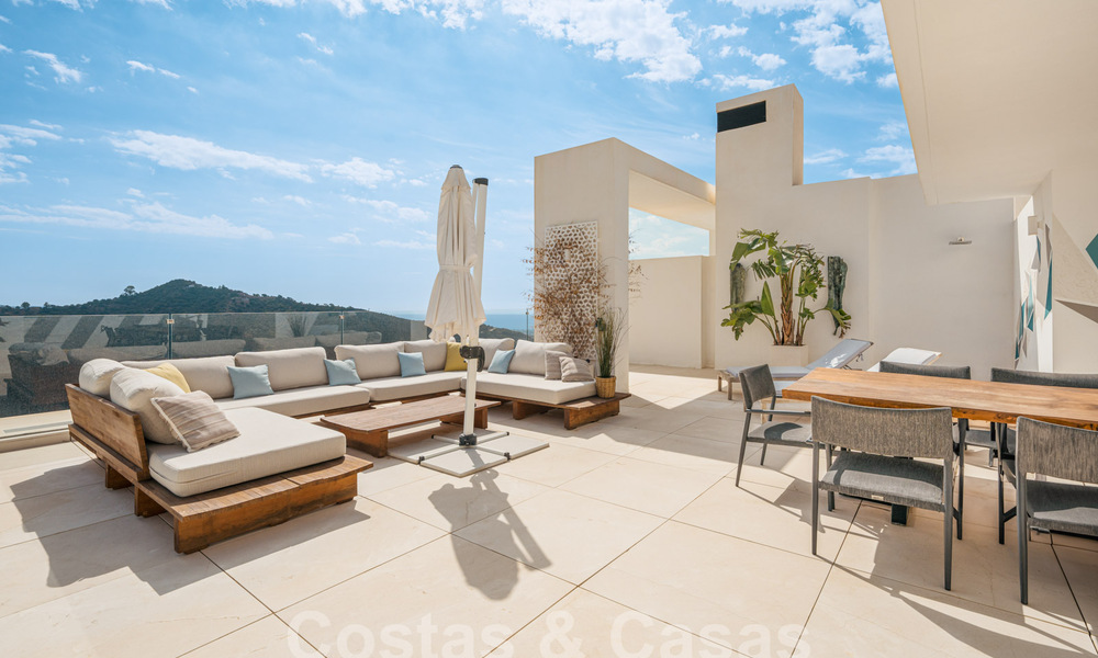 Contemporary luxury penthouse with magical sea views for sale a short drive from Marbella centre 59434