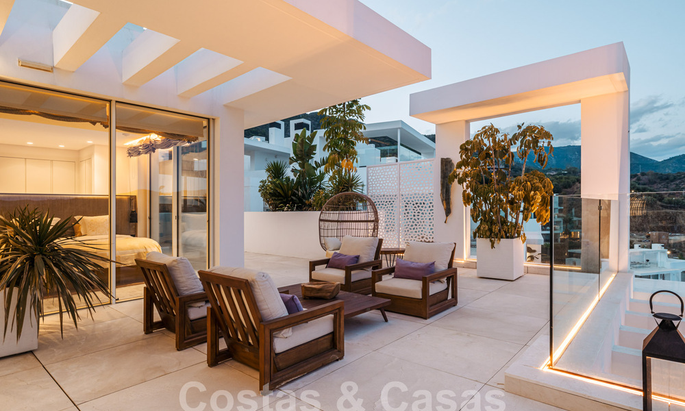 Contemporary luxury penthouse with magical sea views for sale a short drive from Marbella centre 59437