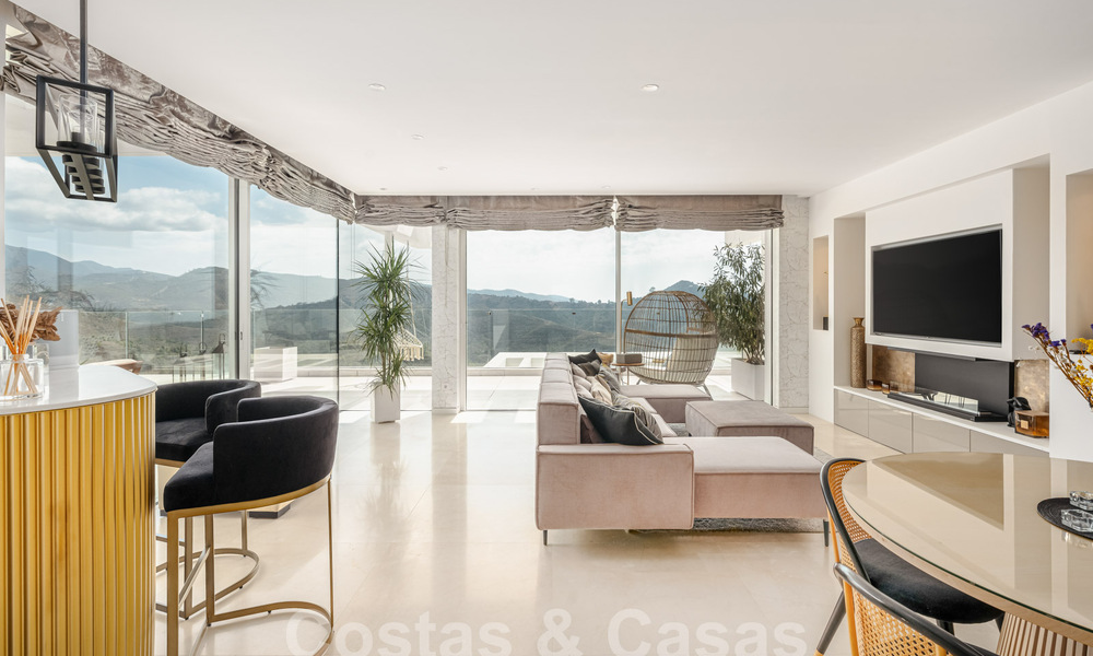 Contemporary luxury penthouse with magical sea views for sale a short drive from Marbella centre 59443