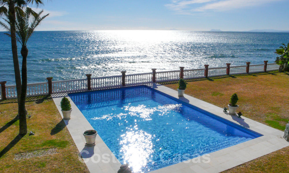 Sea front luxury villa for sale, Marbella - Estepona 31110