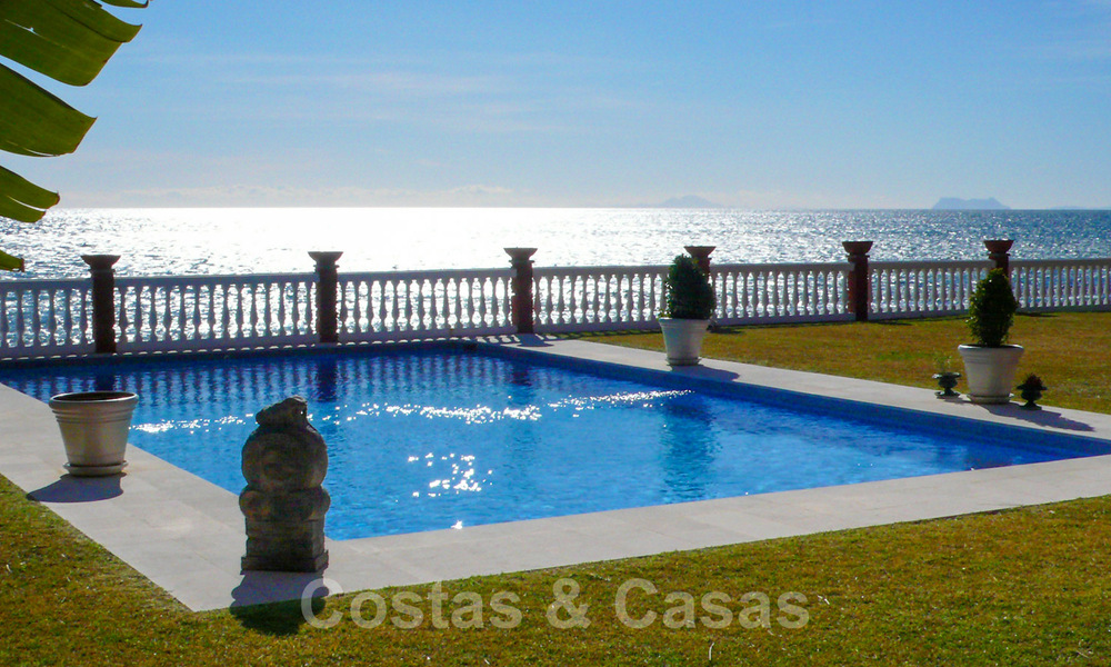 Sea front luxury villa for sale, Marbella - Estepona 31115