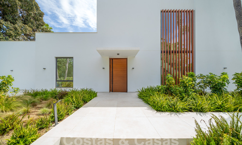 Contemporary new build villa for sale in a preferred golf urbanisation on the New Golden Mile, Marbella - Benahavis 59563