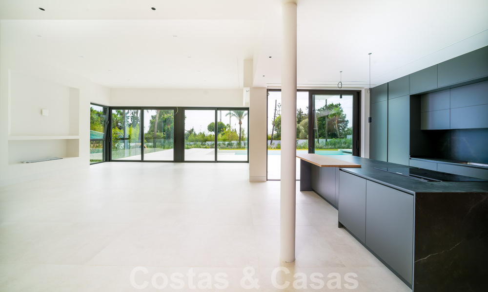 Contemporary new build villa for sale in a preferred golf urbanisation on the New Golden Mile, Marbella - Benahavis 59575
