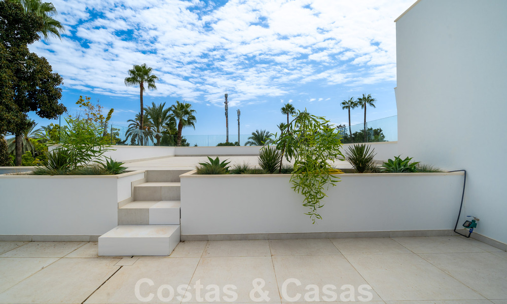 Contemporary new build villa for sale in a preferred golf urbanisation on the New Golden Mile, Marbella - Benahavis 59592
