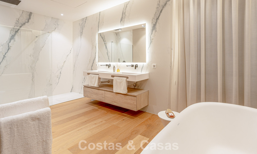 Contemporary new build villa for sale in a preferred golf urbanisation on the New Golden Mile, Marbella - Benahavis 782465