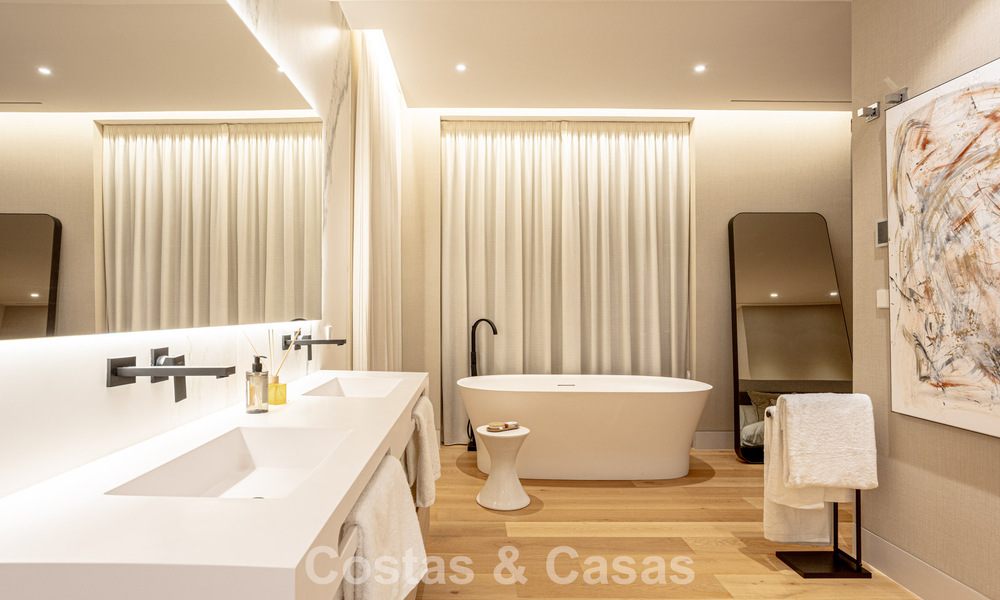 Contemporary new build villa for sale in a preferred golf urbanisation on the New Golden Mile, Marbella - Benahavis 782466