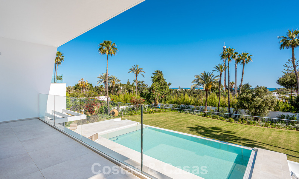 Contemporary new build villa for sale in a preferred golf urbanisation on the New Golden Mile, Marbella - Benahavis 782482