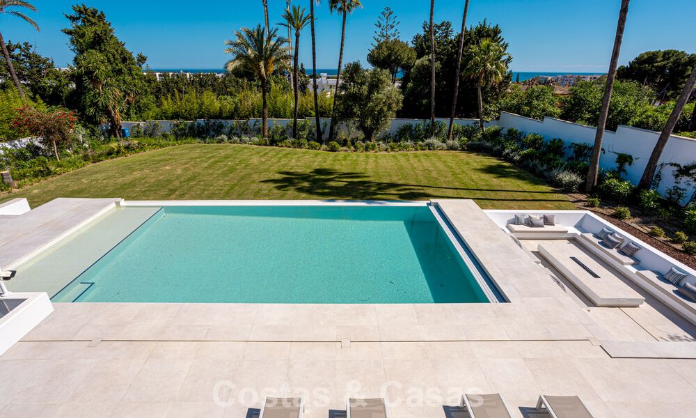 Contemporary new build villa for sale in a preferred golf urbanisation on the New Golden Mile, Marbella - Benahavis 782483