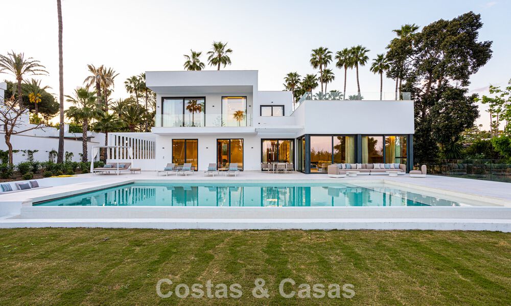Contemporary new build villa for sale in a preferred golf urbanisation on the New Golden Mile, Marbella - Benahavis 782497