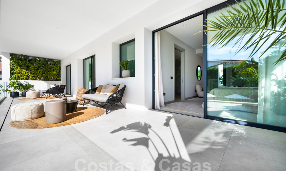 Modern luxury villa for sale in a contemporary architectural style, walking distance from Puerto Banus, Marbella 59620