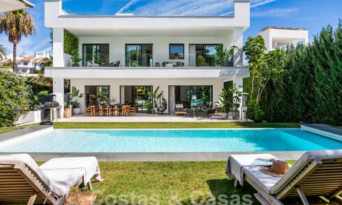 Modern luxury villa for sale in a contemporary architectural style, walking distance from Puerto Banus, Marbella 59622