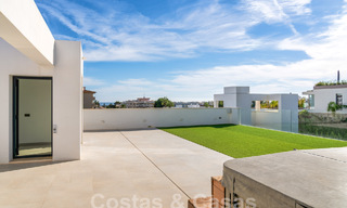 Modern luxury villa for sale in a contemporary architectural style, walking distance from Puerto Banus, Marbella 59648 