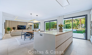 Modern luxury villa for sale in a contemporary architectural style, walking distance from Puerto Banus, Marbella 788879 