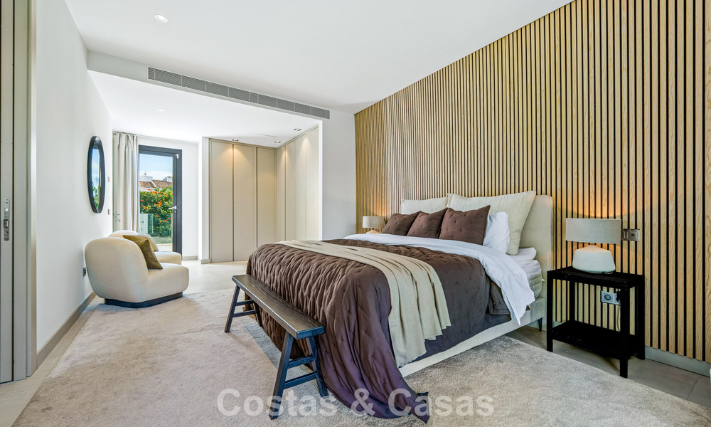 Modern luxury villa for sale in a contemporary architectural style, walking distance from Puerto Banus, Marbella 788890