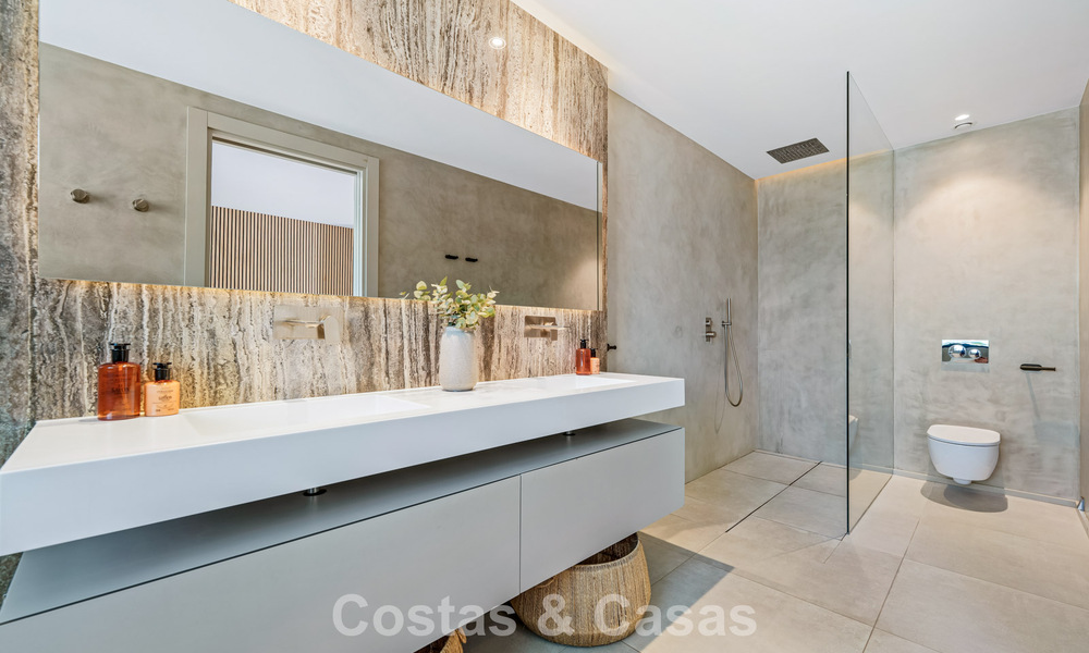 Modern luxury villa for sale in a contemporary architectural style, walking distance from Puerto Banus, Marbella 788891
