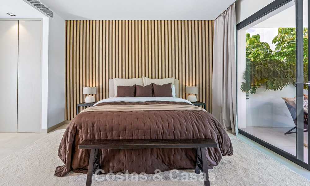 Modern luxury villa for sale in a contemporary architectural style, walking distance from Puerto Banus, Marbella 788893