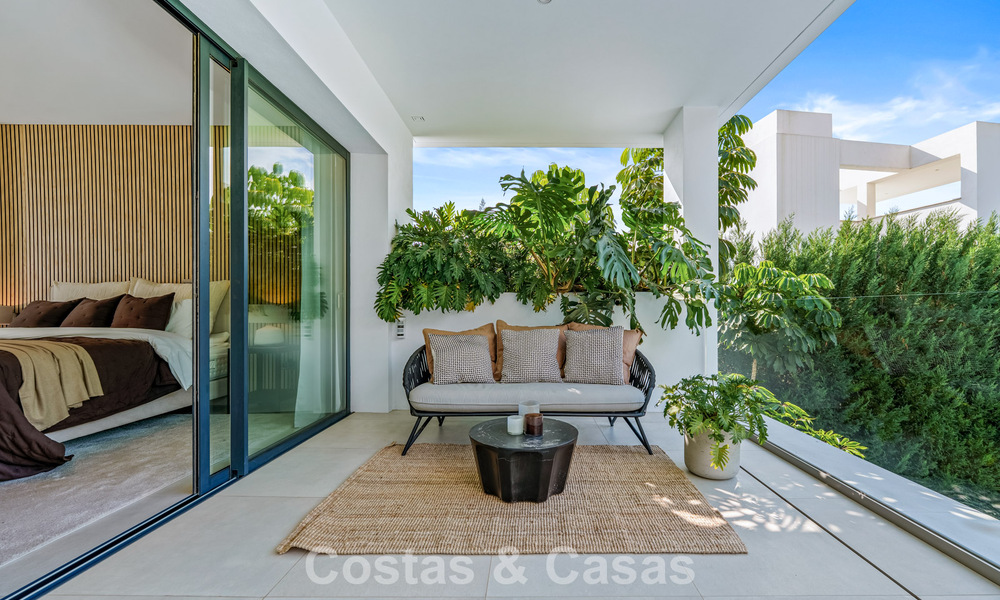 Modern luxury villa for sale in a contemporary architectural style, walking distance from Puerto Banus, Marbella 788895