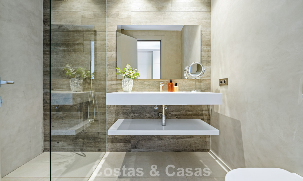 Modern luxury villa for sale in a contemporary architectural style, walking distance from Puerto Banus, Marbella 788897