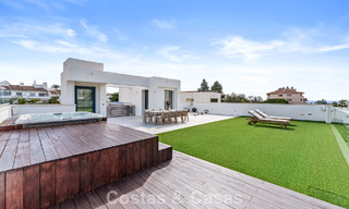Modern luxury villa for sale in a contemporary architectural style, walking distance from Puerto Banus, Marbella 788900 
