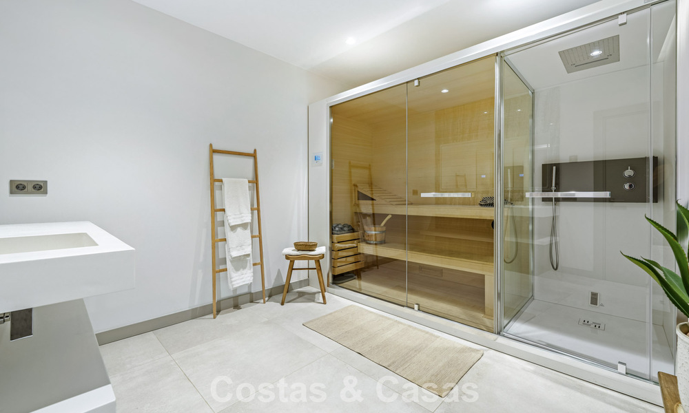 Modern luxury villa for sale in a contemporary architectural style, walking distance from Puerto Banus, Marbella 788903