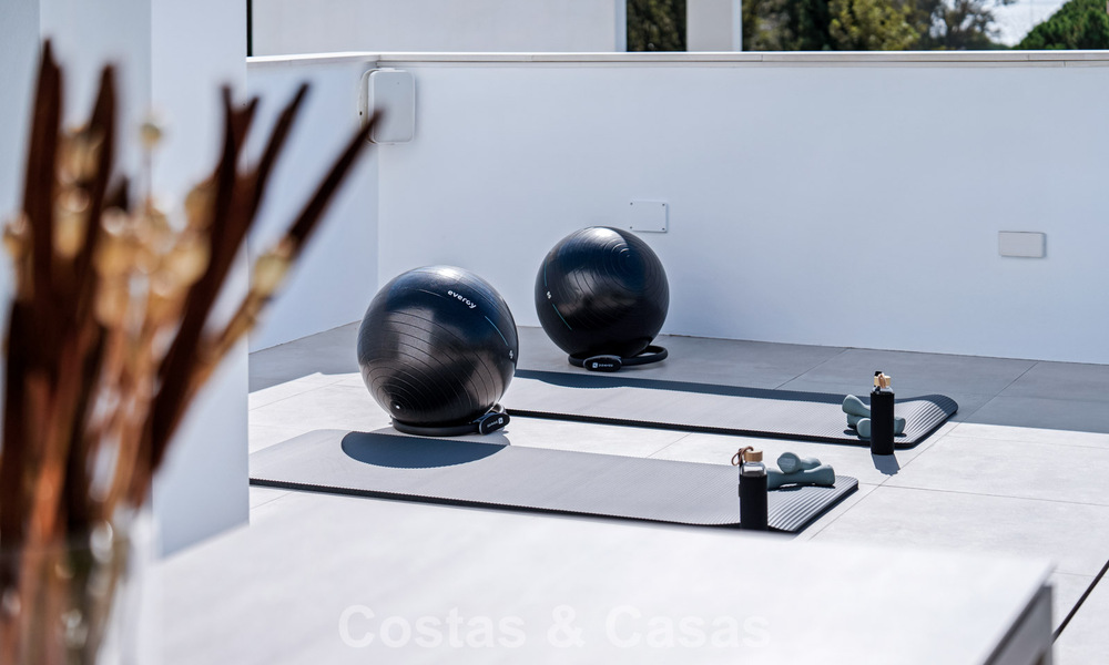 Modern luxury villa for sale in a contemporary architectural style, walking distance from Puerto Banus, Marbella 788911