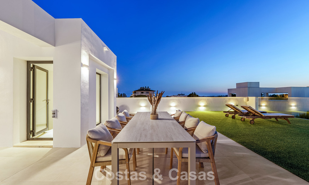 Modern luxury villa for sale in a contemporary architectural style, walking distance from Puerto Banus, Marbella 788917