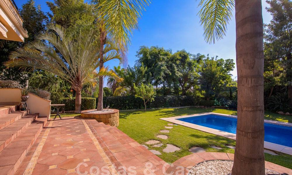 Timeless luxury villa with Andalusian charm for sale surrounded by golf courses in Marbella - Benahavis 59698