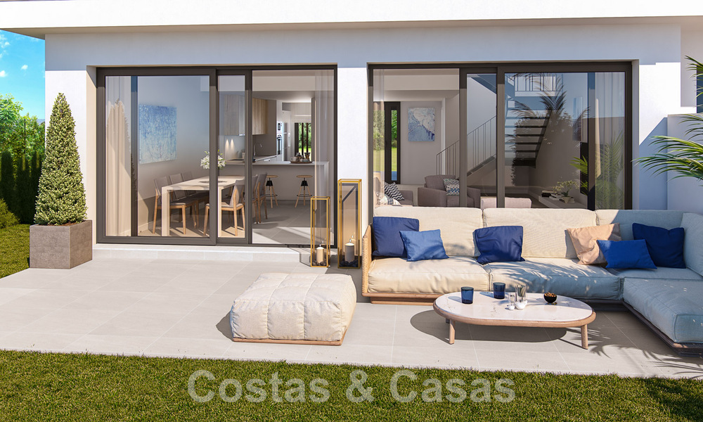 New, modern 4-bedroom townhouses for sale in a prestigious golf resort in San Roque, Costa del Sol 59495