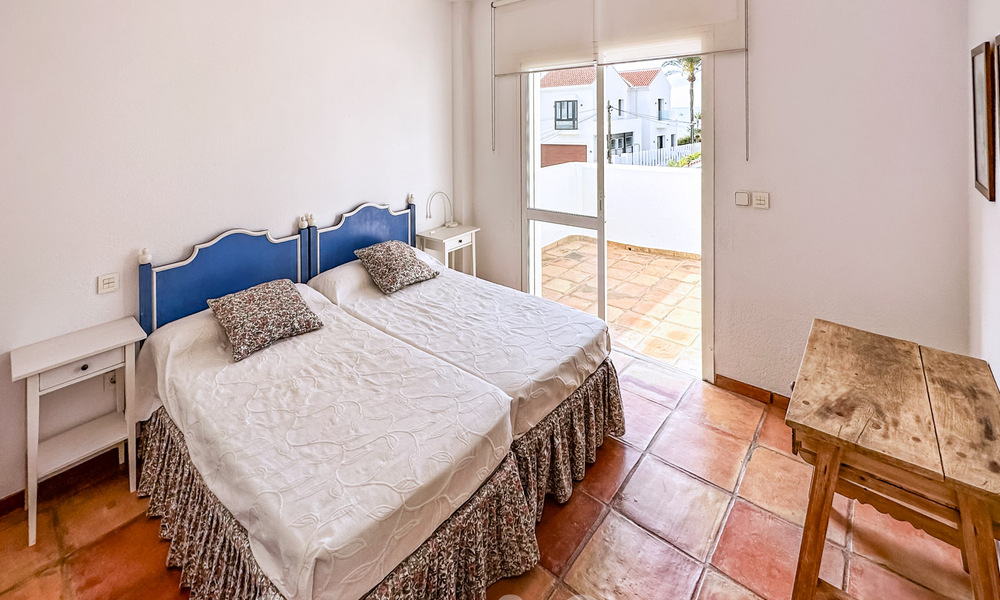 To be renovated villa with great potential for sale a few metres from the beach in a popular area of Marbella East 59704