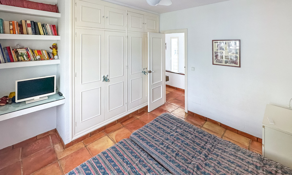 To be renovated villa with great potential for sale a few metres from the beach in a popular area of Marbella East 59707