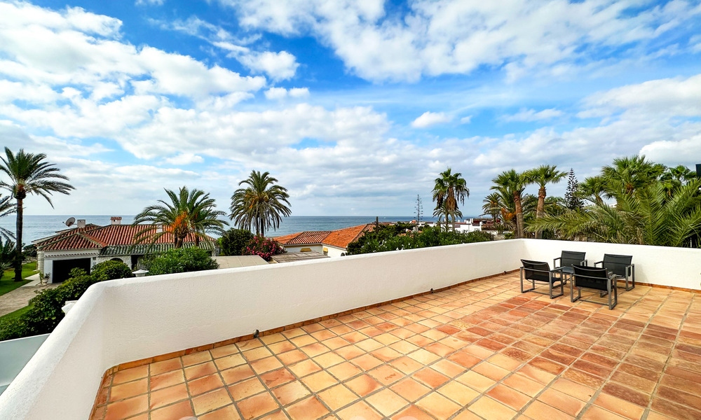 To be renovated villa with great potential for sale a few metres from the beach in a popular area of Marbella East 59709