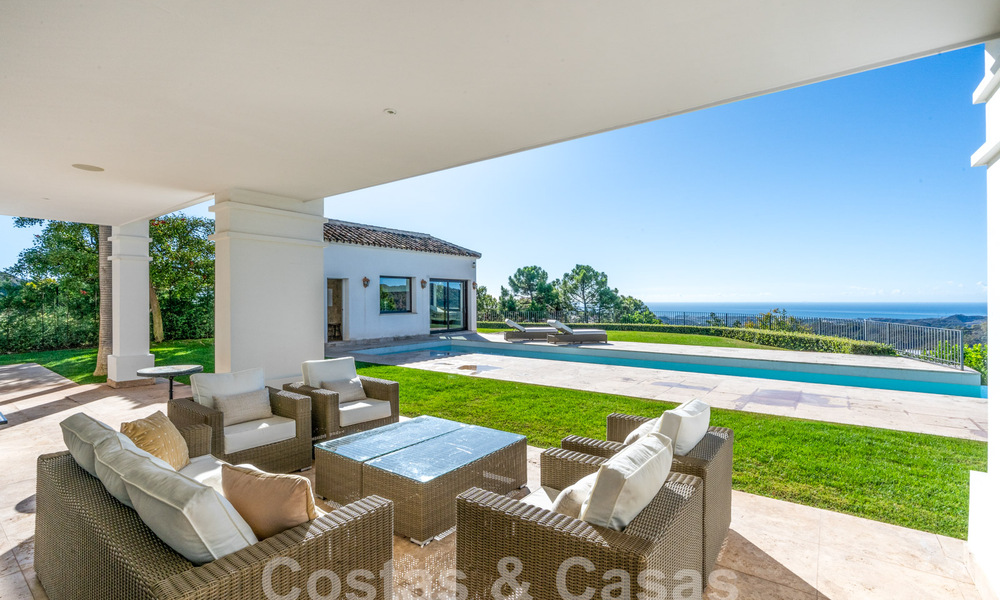 Stately Mediterranean-style luxury villa for sale with stunning panoramic sea views in Marbella - Benahavis 59876