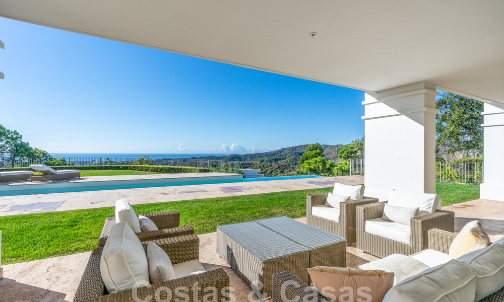 Stately Mediterranean-style luxury villa for sale with stunning panoramic sea views in Marbella - Benahavis 59877