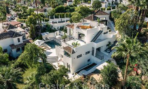 Characterful, renovated luxury villa with sea views in gated community for sale in Nueva Andalucia, Marbella 60020