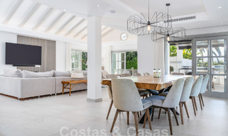 Contemporary Andalusian luxury villa for sale in high-end golf surroundings in Nueva Andalucia, Marbella 59966 