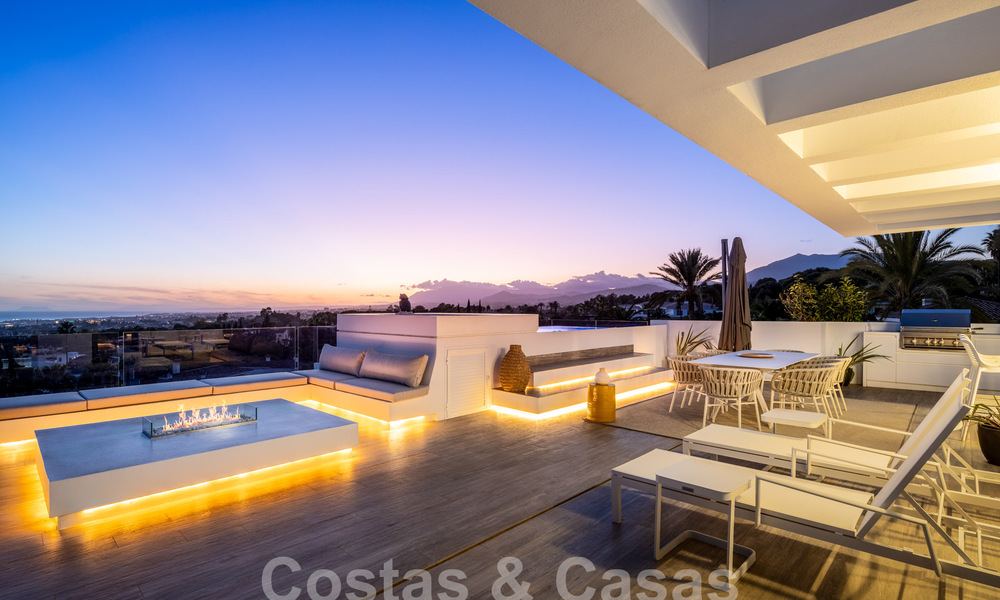 Luxury villa with modernist design for sale on Marbella's Golden Mile 60038