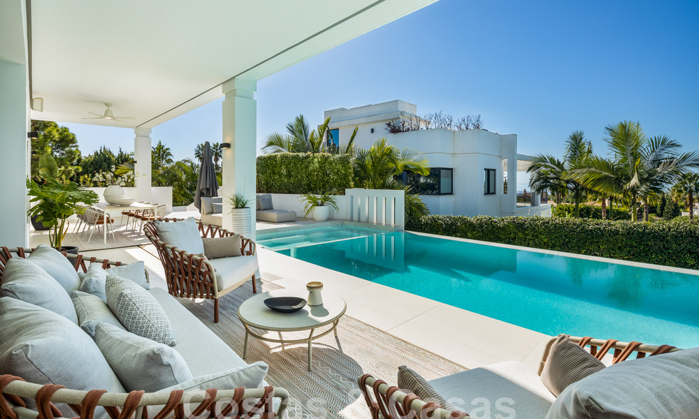 Luxury villa with modernist design for sale on Marbella's Golden Mile 60042