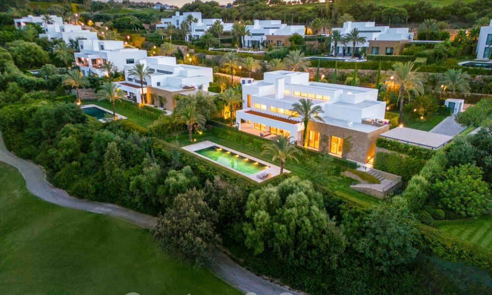 Modernist luxury villa for sale, frontline golf on an award-winning golf course on the Costa del Sol 59892