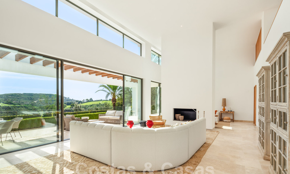 Modernist luxury villa for sale, frontline golf on an award-winning golf course on the Costa del Sol 59897
