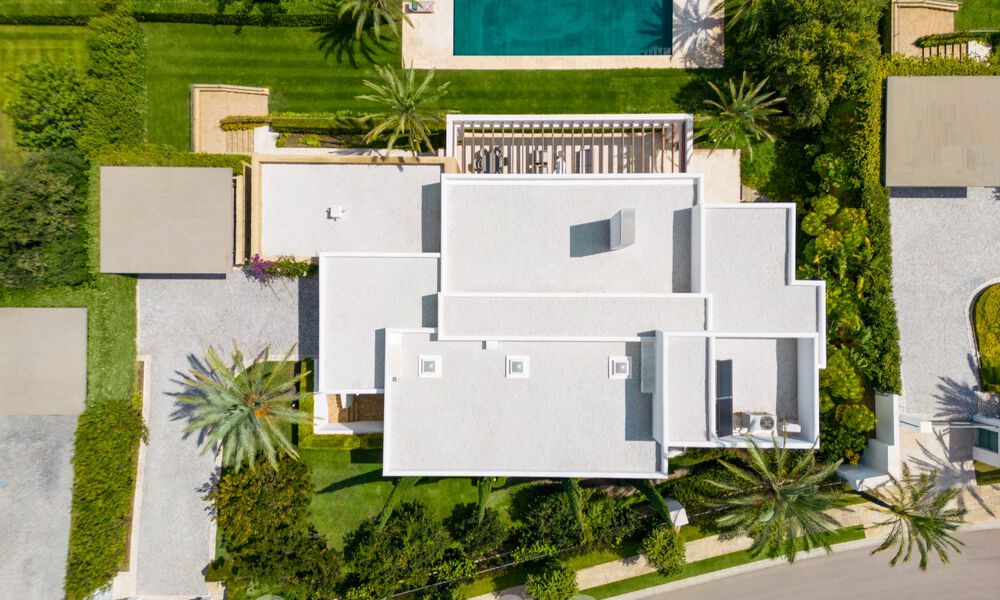Modernist luxury villa for sale, frontline golf on an award-winning golf course on the Costa del Sol 59913