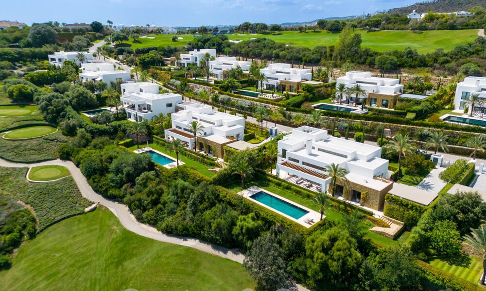 Modernist luxury villa for sale, frontline golf on an award-winning golf course on the Costa del Sol 59914