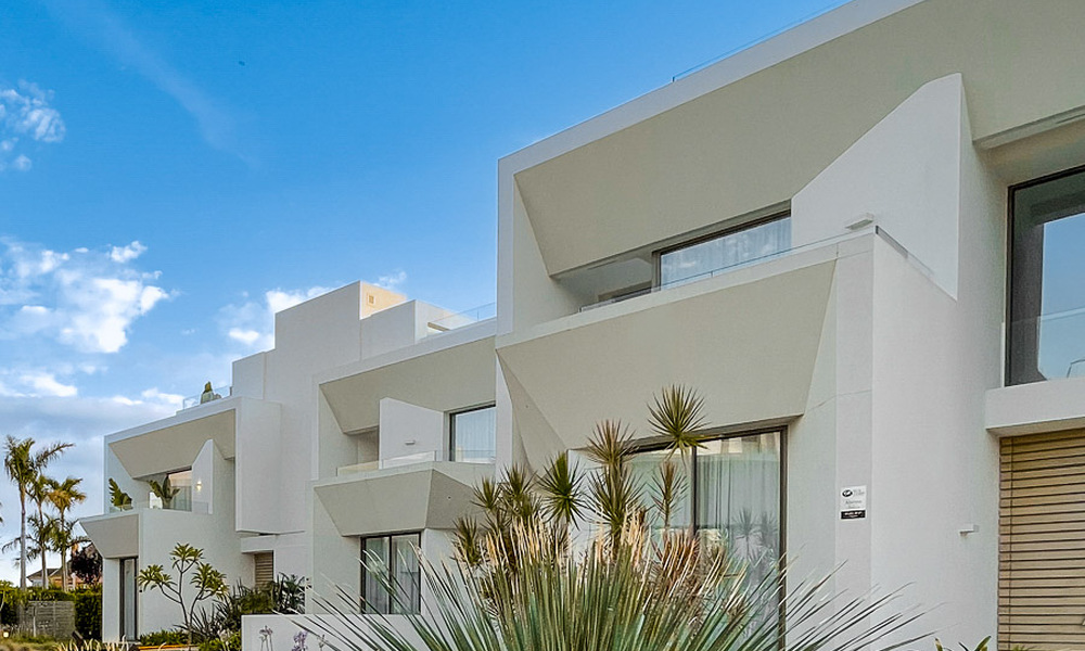 Boutique villa for sale with infinity pool and panoramic sea views in Nueva Andalucia, Marbella 59740