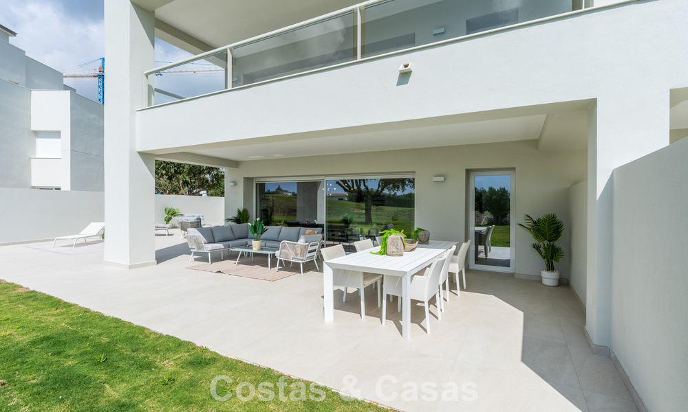 Exclusive development of new frontline golf apartments for sale in San Roque, Costa del Sol 60283